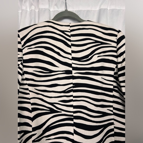 Talbots round neck zebra print longline jacket. Size 10. NWT. - Picture 5 of 9